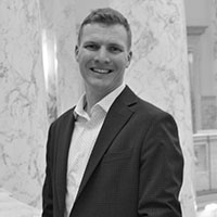 Theresa, Financial Management Analyst